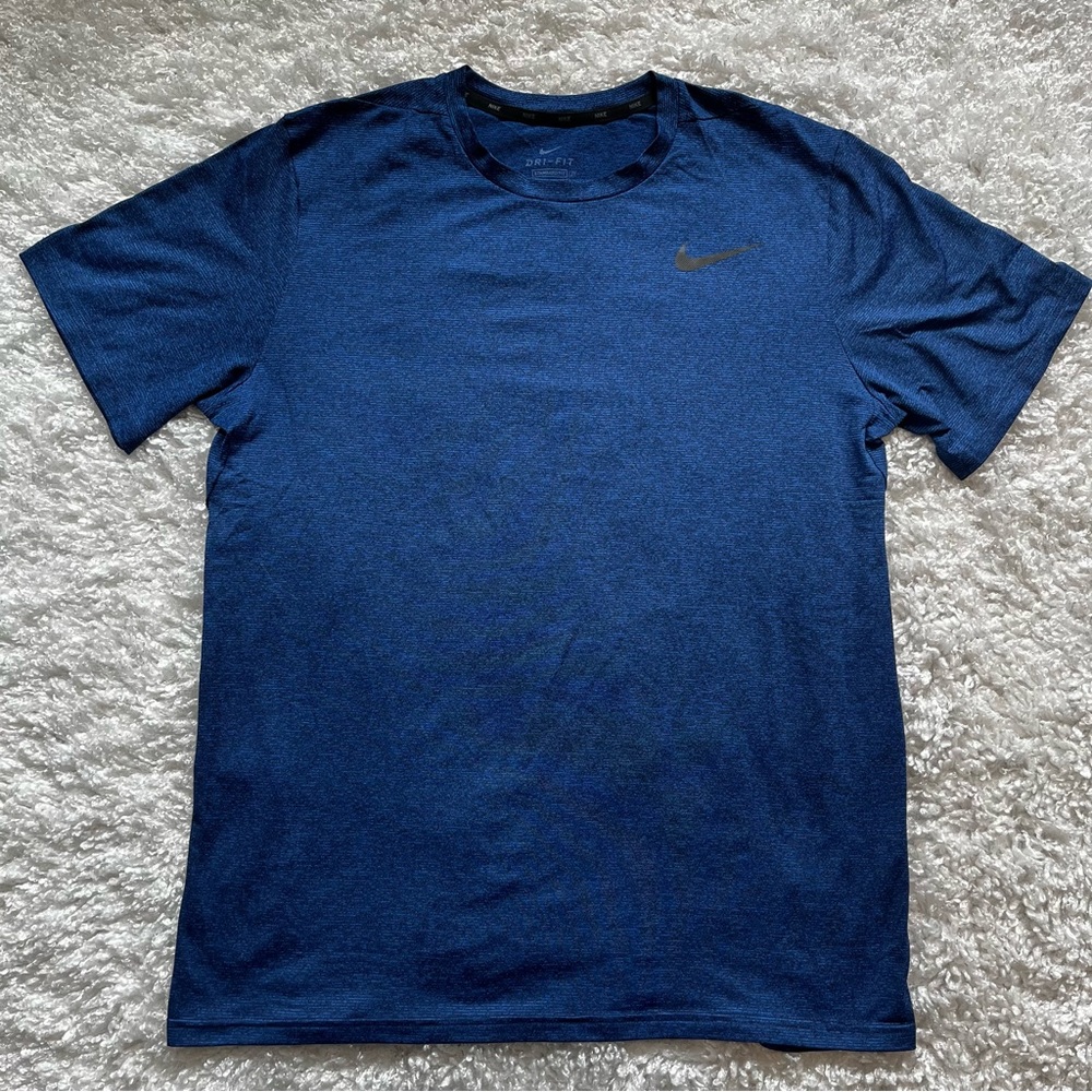 Nike Standard Fit Dri Fit Athletic Top